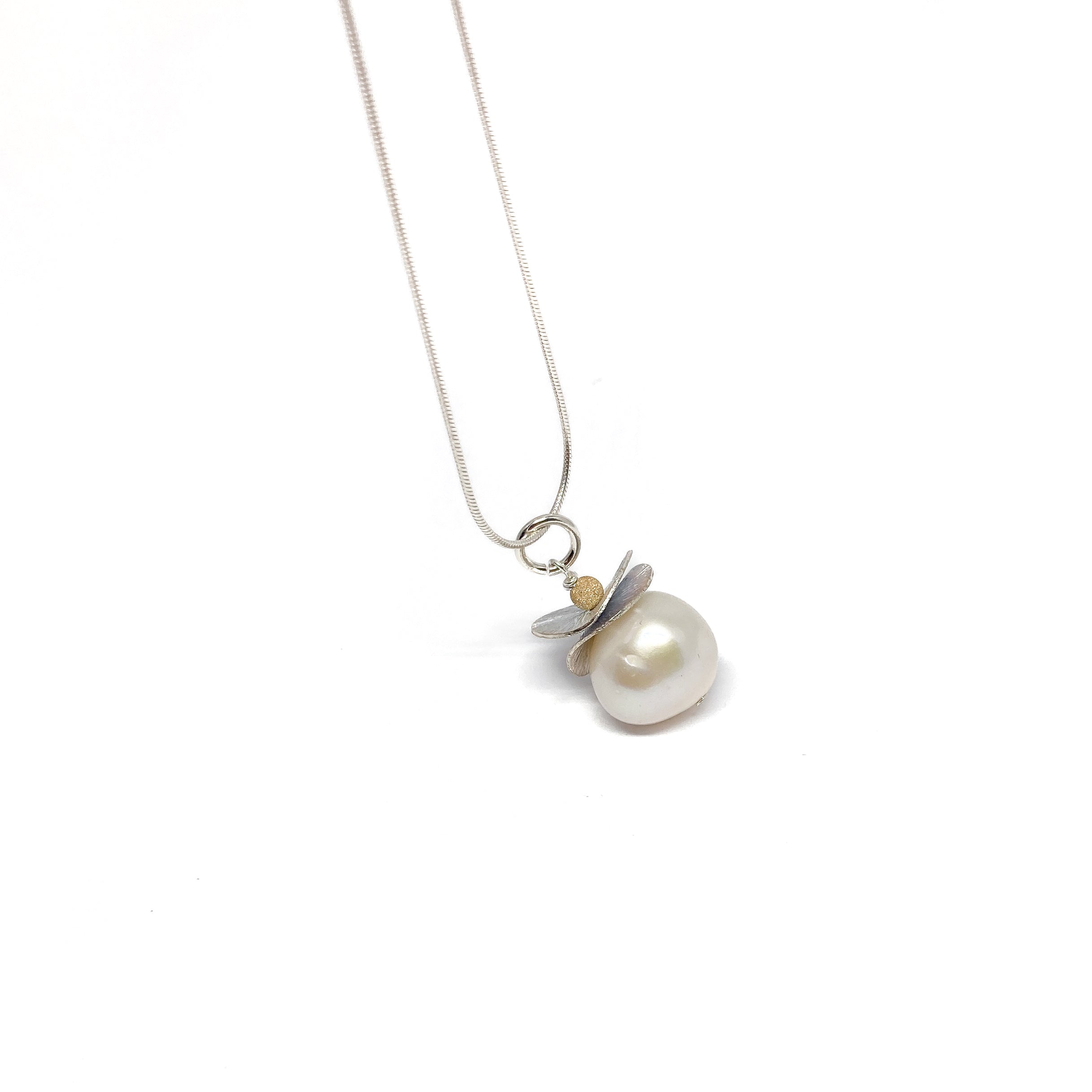 Acorn Brushed Double Petals Necklace